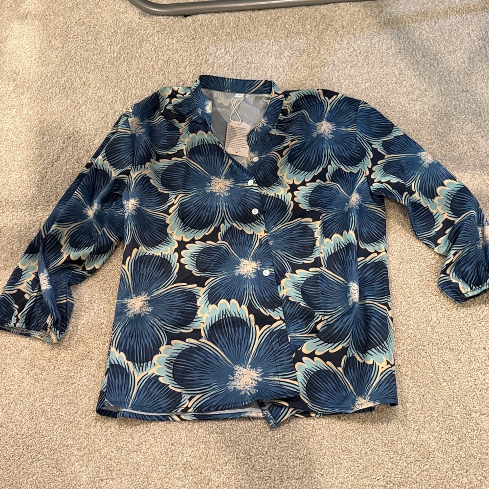 NWT Floral Button-Up Shirt